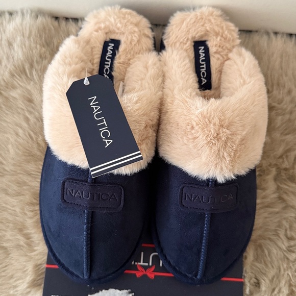 Nautica Dark Blue and Tan Plush Slippers size 5-6 - Picture 2 of 5